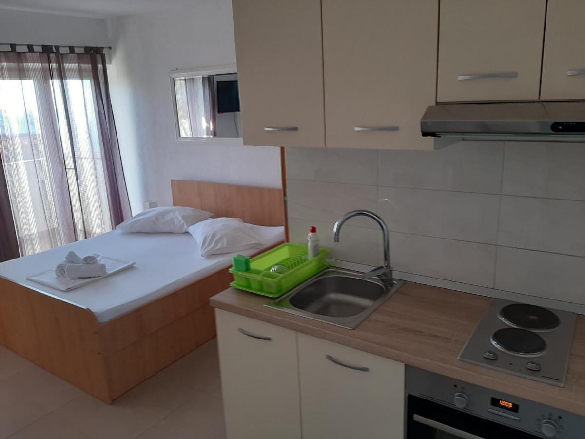 Apartments Monika โอมิช ภายนอก รูปภาพ