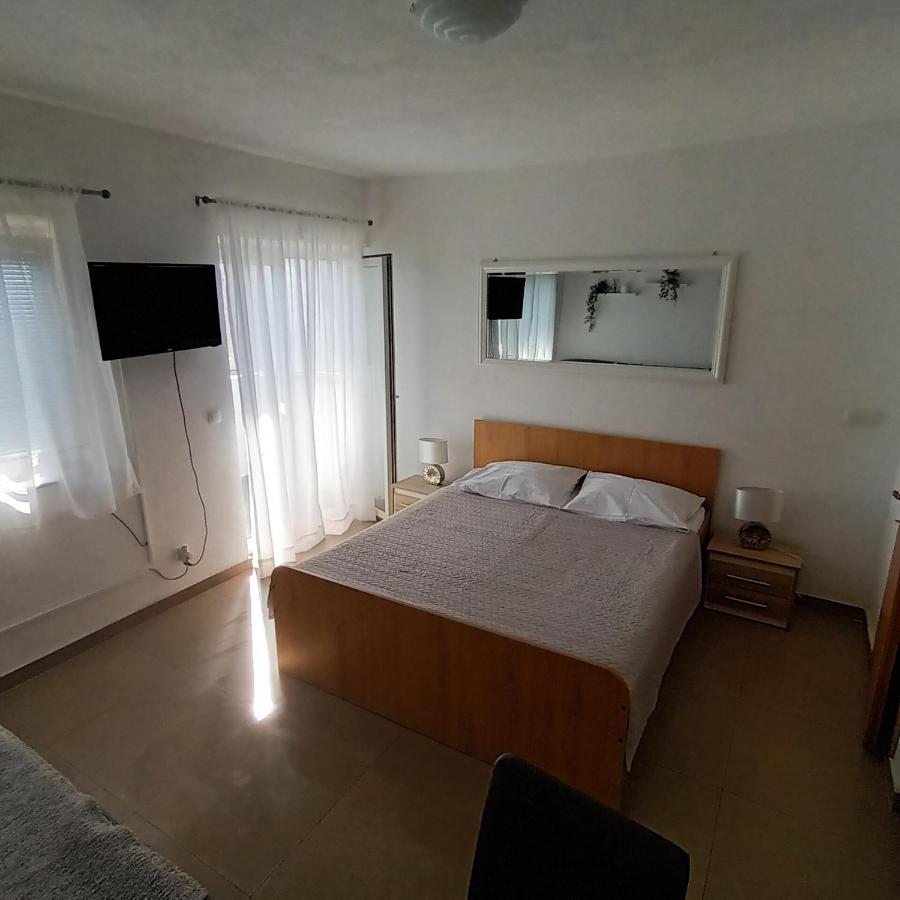 Apartments Monika โอมิช ภายนอก รูปภาพ