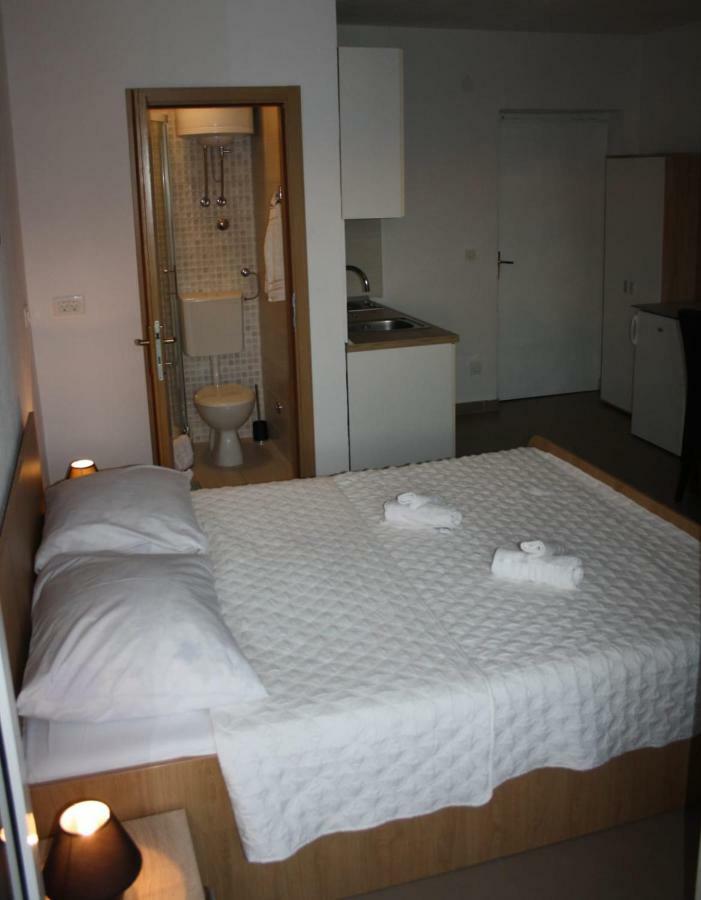 Apartments Monika โอมิช ภายนอก รูปภาพ